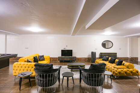 آپارتمان مبله (بیلیارد دار) زیر همکف دو خواب در فاطمی