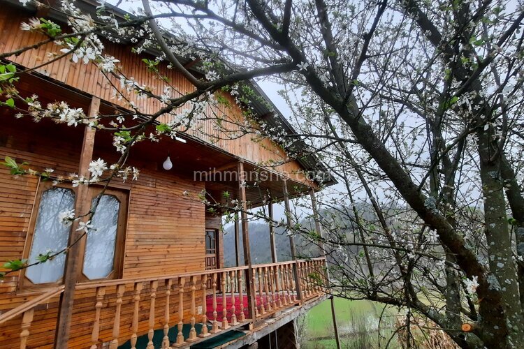 کلبه باغ وَنوشِه در روستای سیولیم بابل