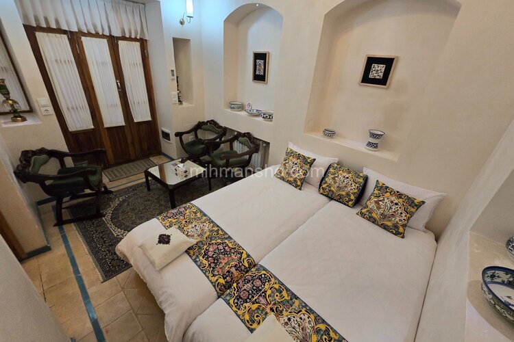 اتاق شاه نشین در هتل کاشان