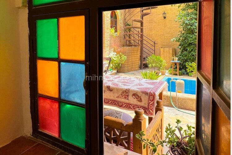 اتاق آذین در بومگردی شیراز