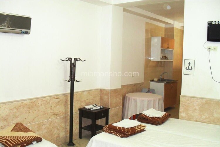 سوئیت سه تخته در میهمانپذیر قم