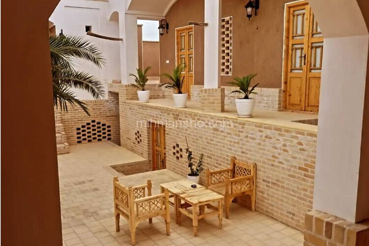 اتاق آترین بانو در اقامتگاه بومگردی کاشان