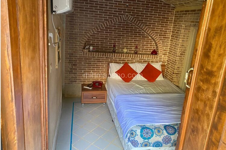 اتاق 2 نفره قجری در اقامتگاه سنتی شیراز