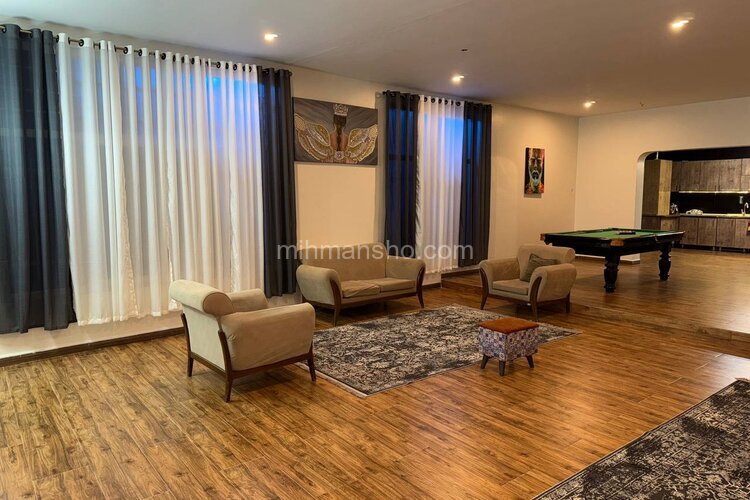 ویلا استخردارچهار خواب  ستاره در چهارباغ