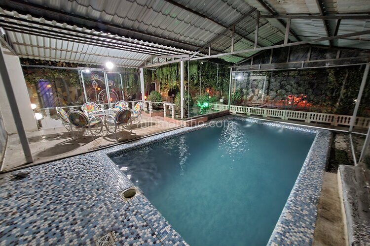 ویلای استخردار تکخواب آبگرم چهار فصل در شهریار