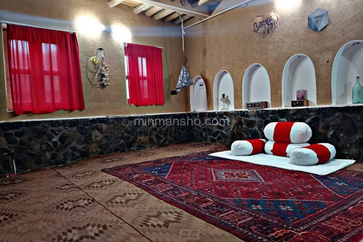 اتاق گل یاس دراقامتگاه بوم گردی  در برزک کاشان