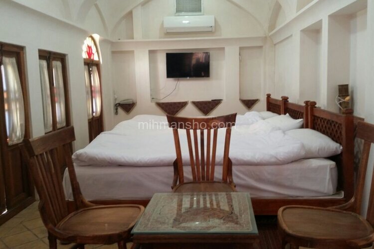اتاق سنتی سه نفره ViP مهتاب در بوم گردی کاشان