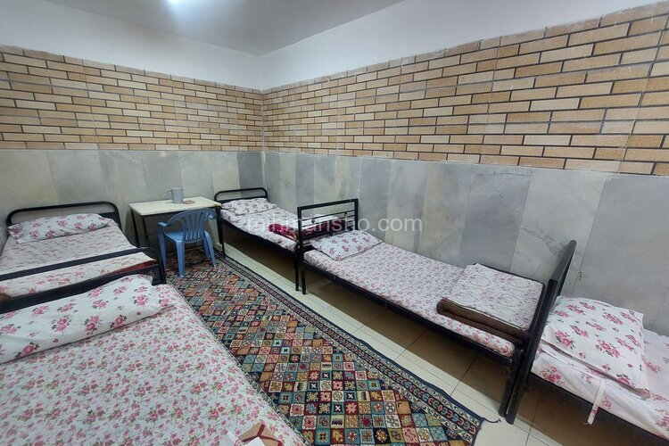 اتاق 5 تخته در مهمانپذیر بازار بزرگ