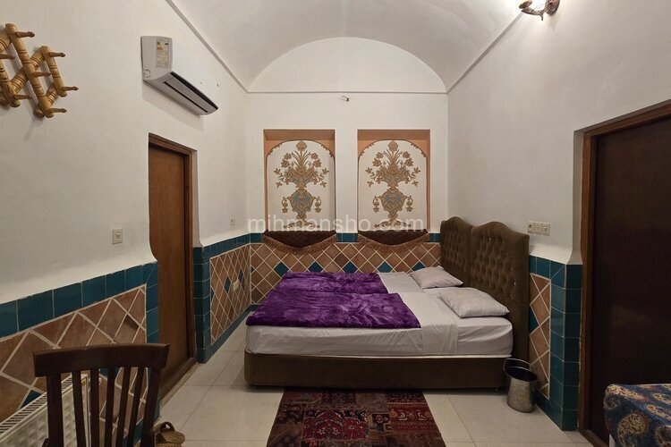 اتاق(8) در اقامتگاه بومگردی یزد
