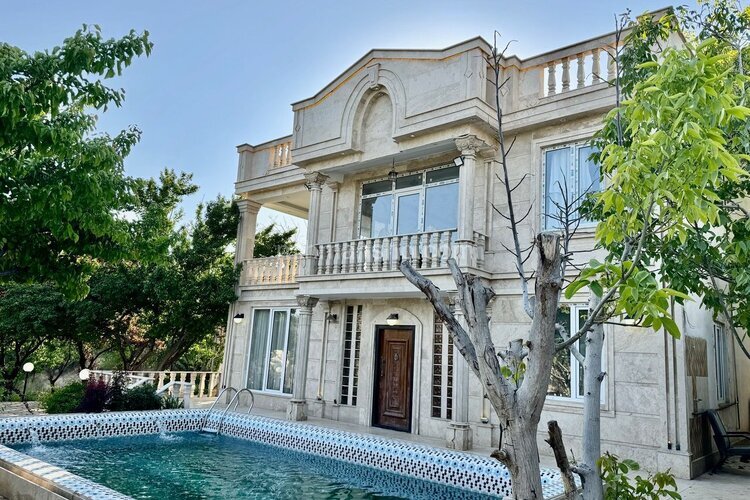 ویلا دوبلکس سه خواب مبله استخردار در چهارباغ