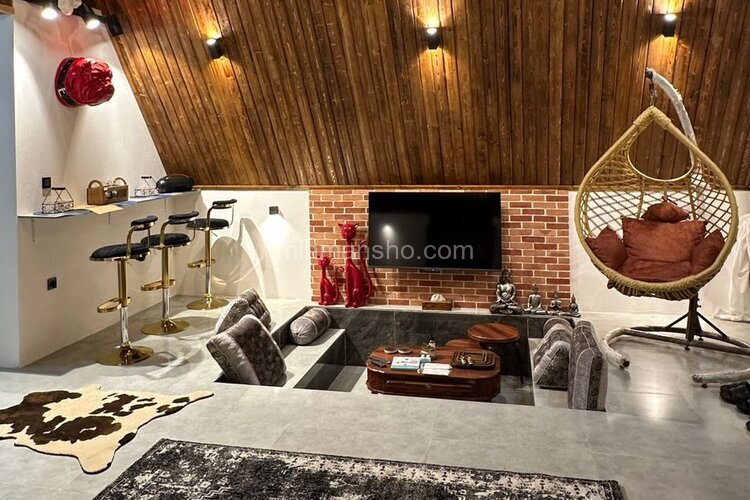 کلبه سوئیسی دوخواب زرین در نور