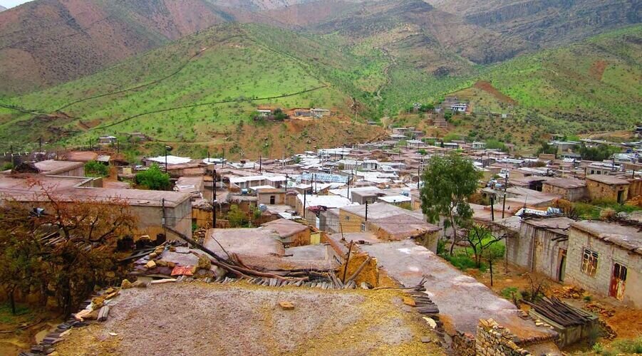 اتاق دراقامتگاه بومگردی در داراب | روستای لایزنگان