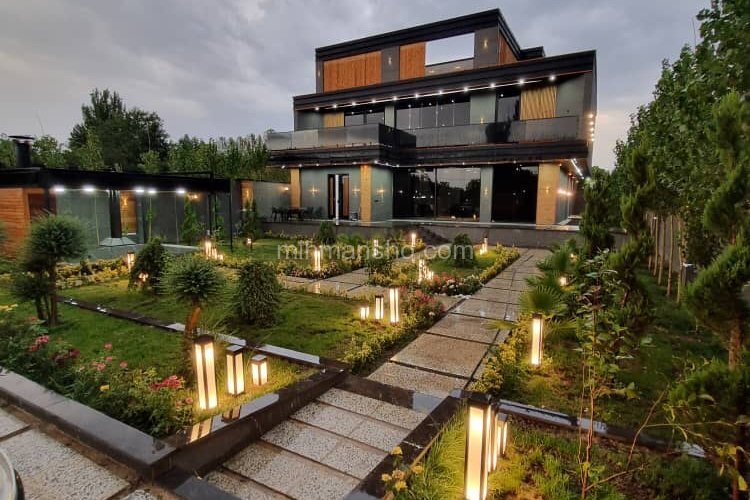 ویلا دوبلکس استخردار چهارخواب لوتوس در چهارباغ