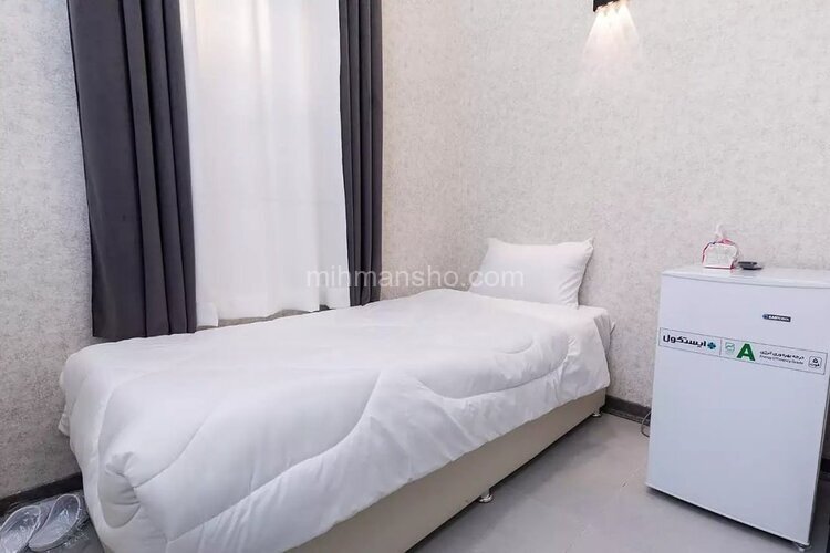 اتاق تک تخت بازسازی در هتل میدان راه آهن تهران