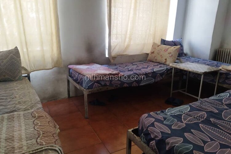 اتاق چهار تخت در مهمانپذیر ناصرخسرو