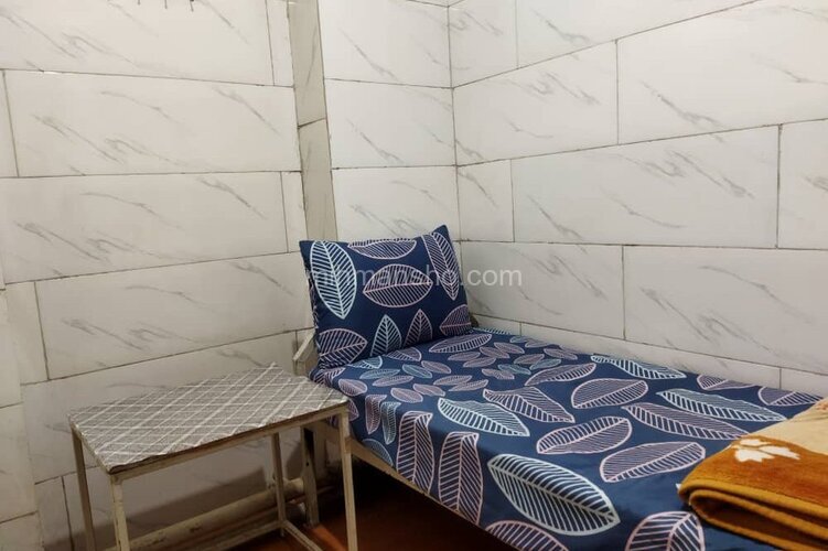 اتاق یک تخت در مهمانپذیر ناصرخسرو