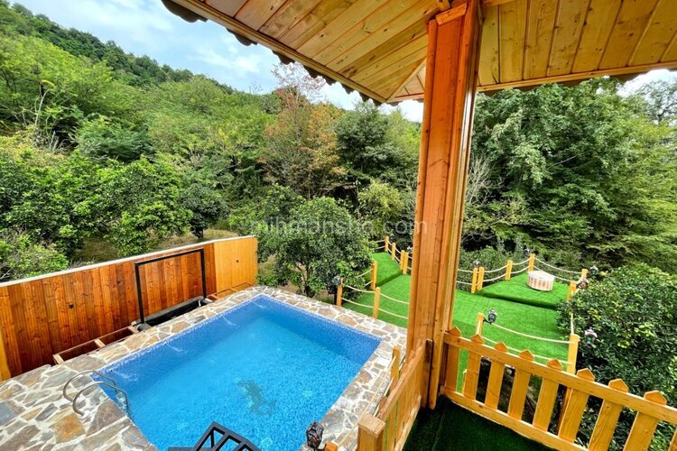 کلبه استخردار انتراکت  در کتالم و سادات شهر