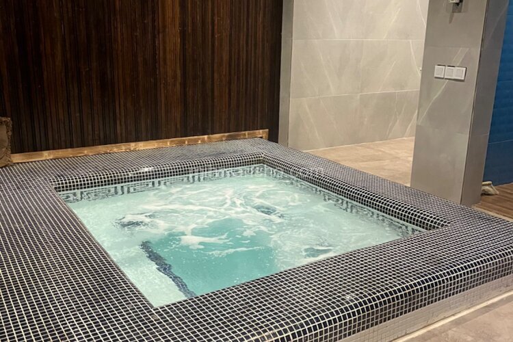 ویلا دو خواب ژوان جکوزی دار در رویان