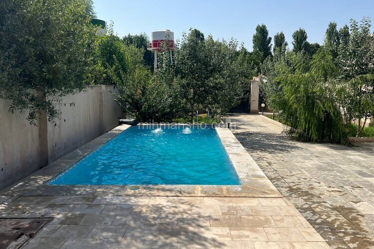 ویلا استخردار دوخواب کلاسیک امیر در چهارباغ