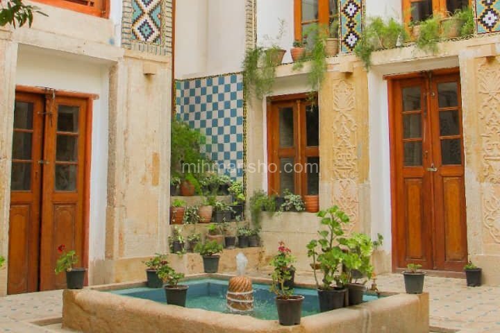 اتاق وی آی پی خان عمو در بومگردی شیراز