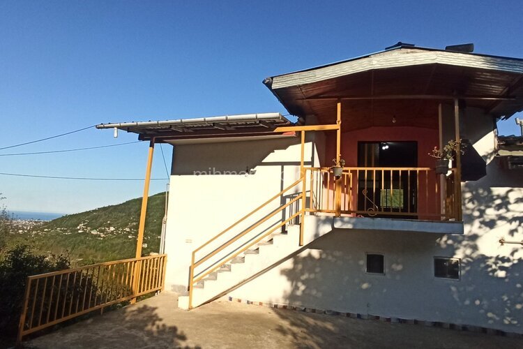 واحد دوخواب در طبقه سوم ویلای رامسر