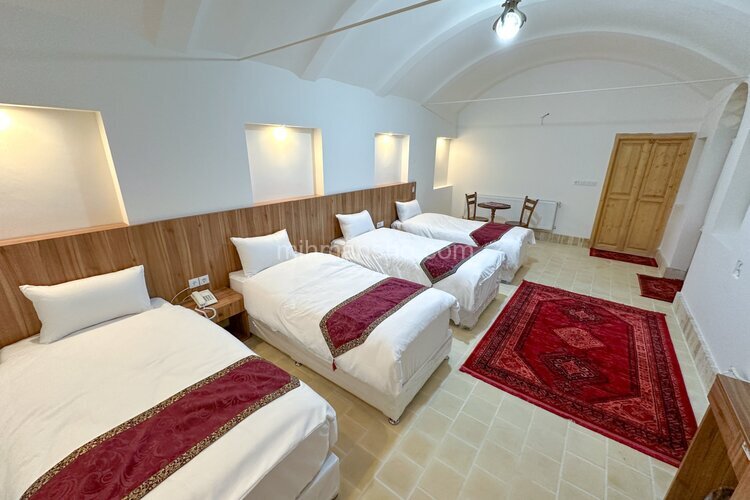 اتاق چهار تخته در هتل سنتی کاشان