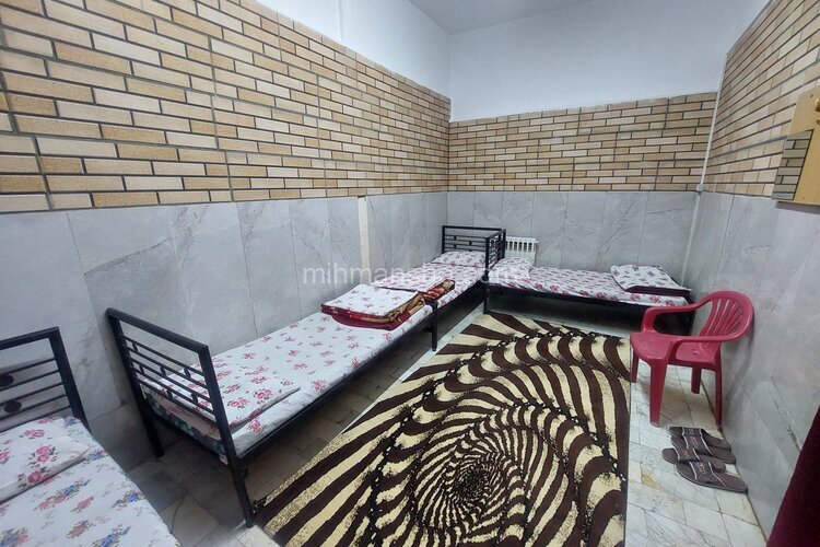 اتاق چهار تخته در مهمانپذیر تهران