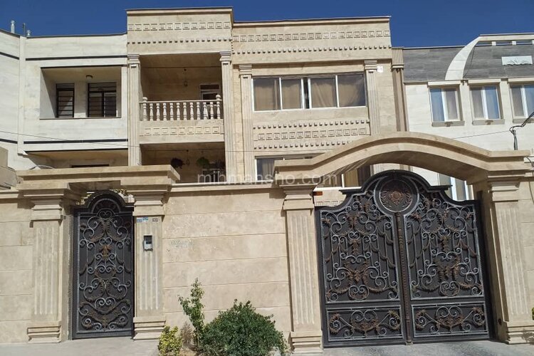 آپارتمان مبله تکخواب در طبقه همکف شهر صدرا