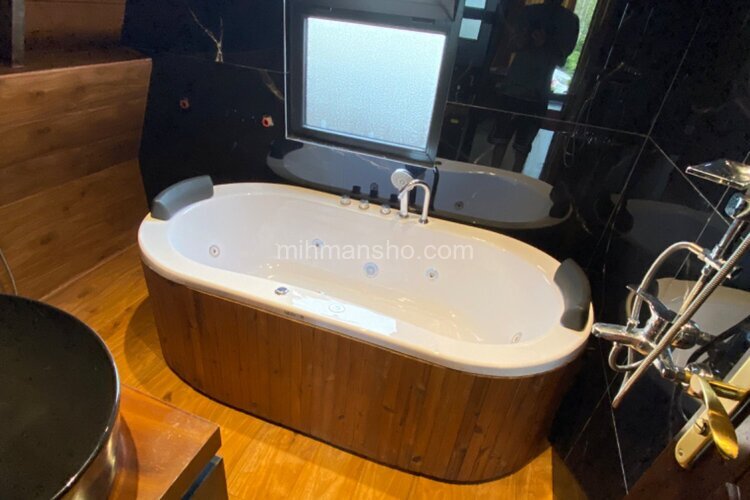 کلبه سوئیسی جکوزی دار دوخواب آرامش در چالوس