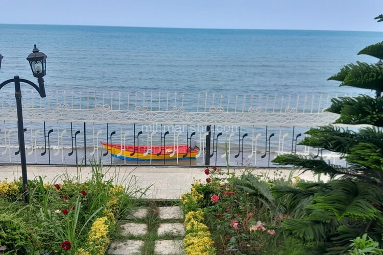 آپارتمان مبله دوخواب ساحلی ارغوان 1 در نوشهر