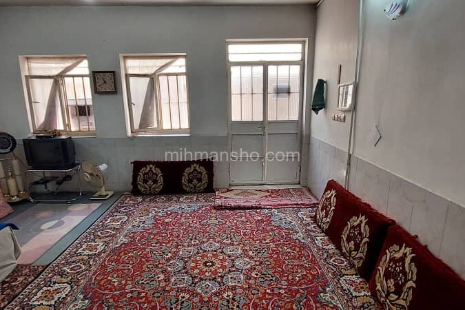 سوئیت سنتی مقبره خیام عطار در نیشابور