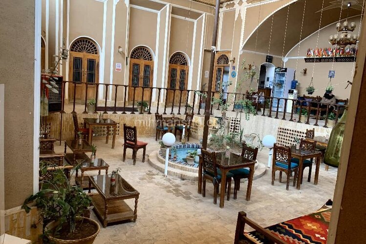 اتاق دوتخته توئین در هتل سنتی یزد