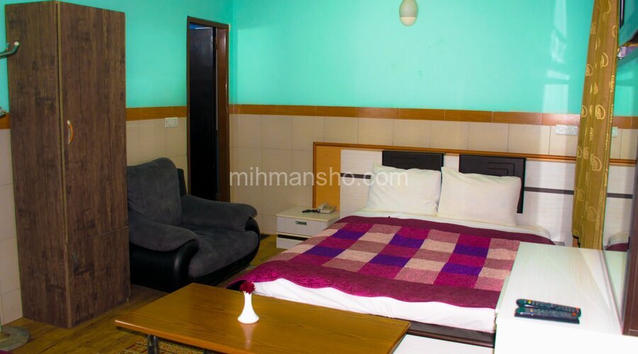 اتاق 4نفره سرویس دار طبقه سوم در شیراز