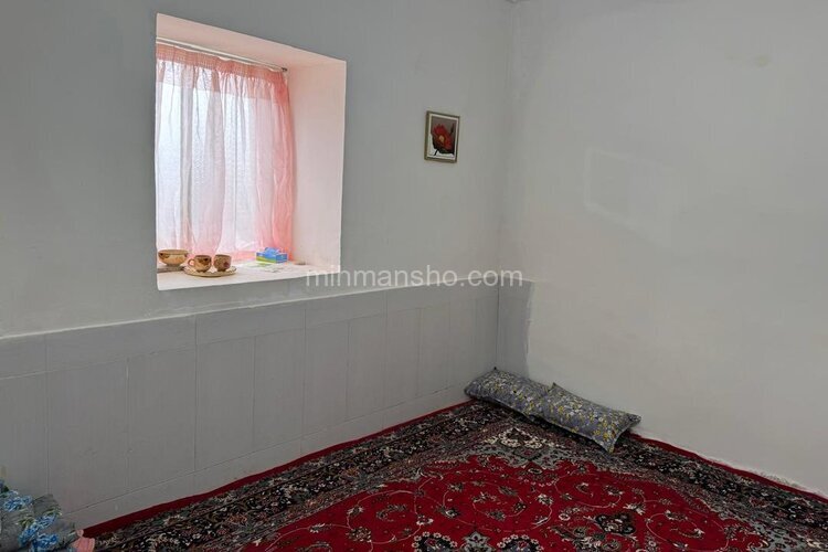 اتاق 12 متری 3 در اقامتگاه بومگردی گناباد