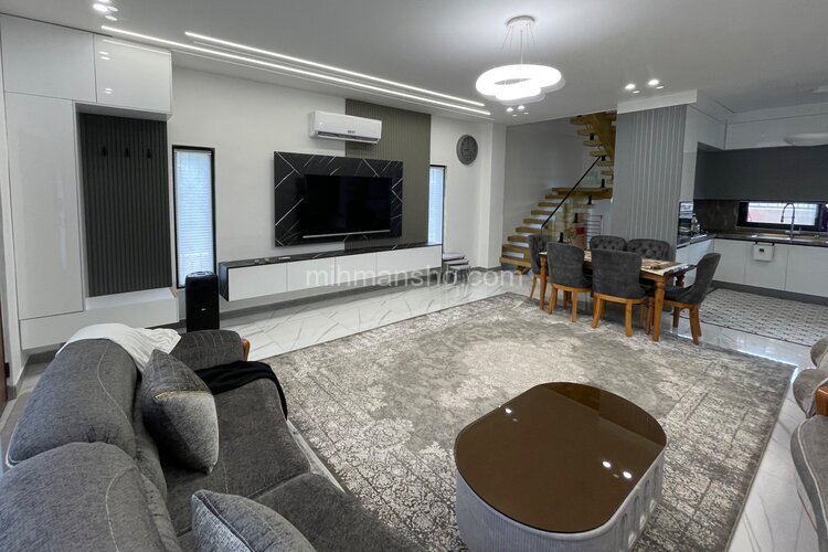 ویلا دوبلکس استخر دار چهار خواب مدرن  نوساز در محمودآباد