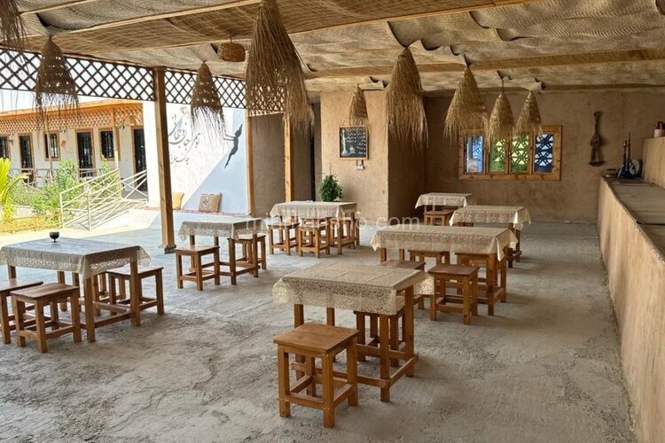 اتاق 25 متری شقایق در بومگردی قشم