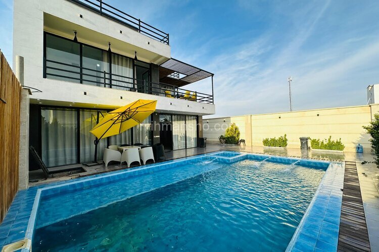 ویلا عمارت استخردار مدرن 3 خواب ترانسیلوانیا در کردان