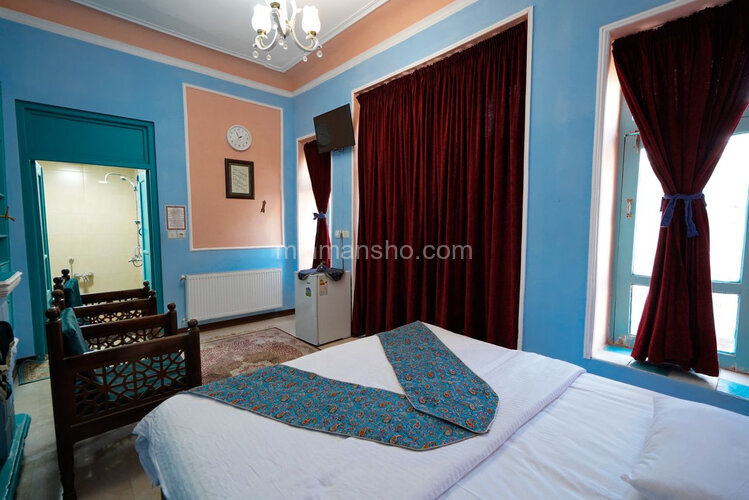 اتاق دونفره مرغ سحر در اقامتگاه بومگردی اصفهان