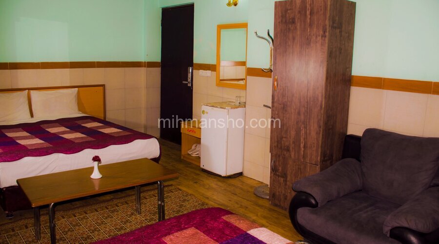 اتاق 4نفره سرویس دار طبقه سوم در شیراز