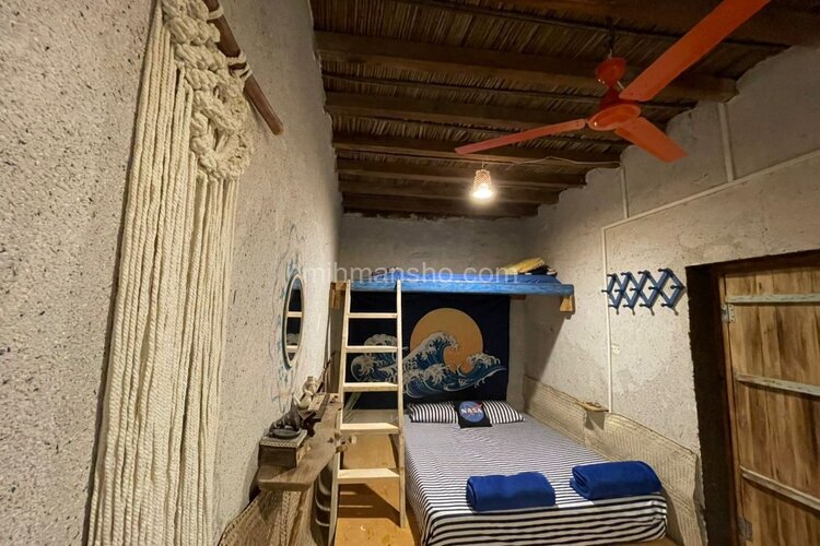 اتاق دیریا در هاستل هرمز