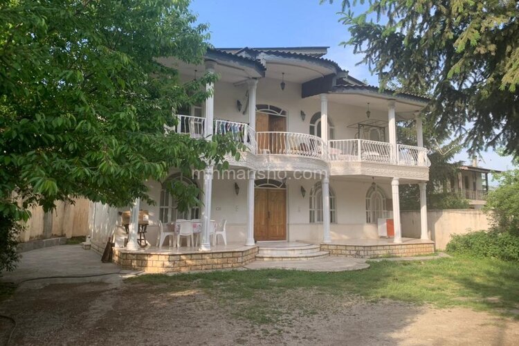 واحد سه خواب در طبقه اول ویلای کلاردشت