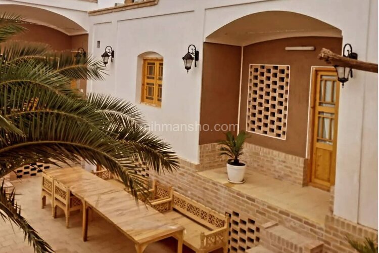 اتاق فرخ بانو در اقامتگاه بومگردی کاشان