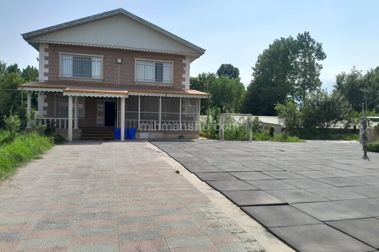 واحد دوخواب با زمین بازی در طبقه همکف ویلا در فومن