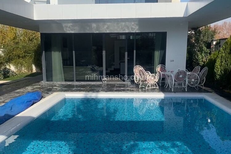 ویلا دوبلکس استخردار دوخواب مبله در چهارباغ