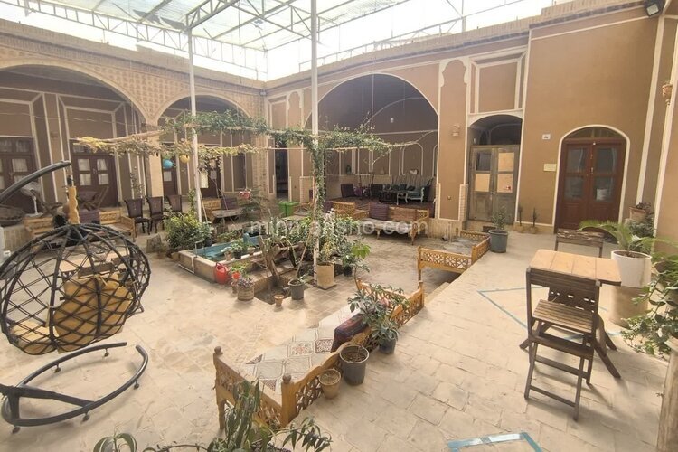 اتاق دو نفره اشتراکی آقایان در اقامتگاه بومگردی یزد