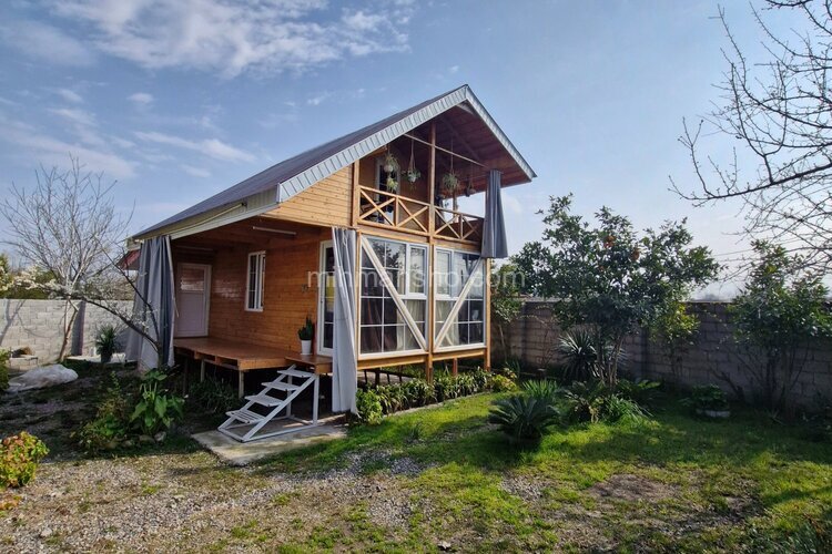 کلبه دوبلکس چوبی تکخواب فلاح در صومعه سرا