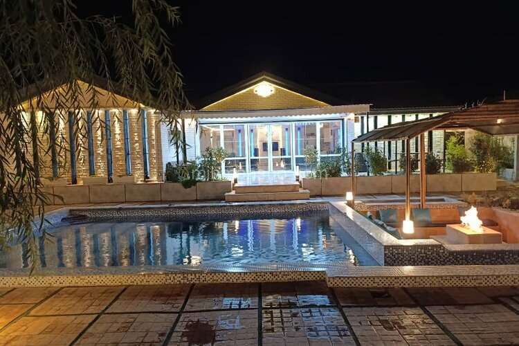 باغ ویلا استخردار دو خواب عمارت سفید در مشهد