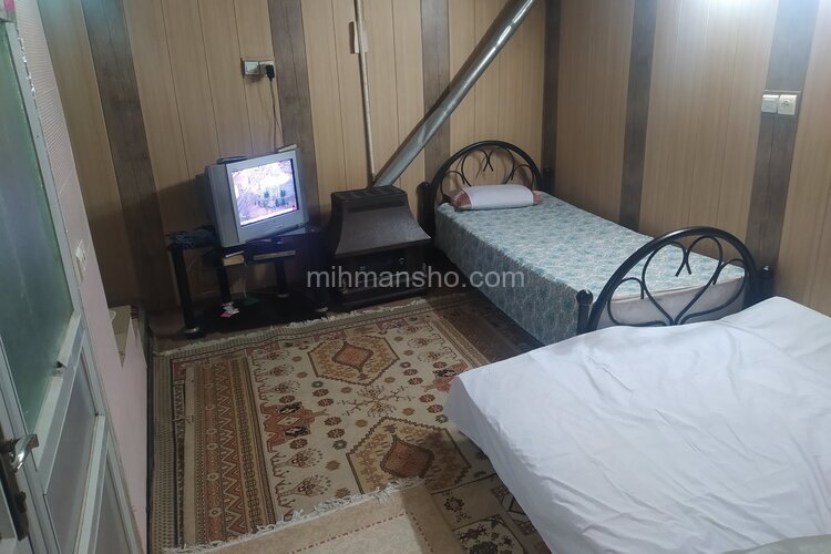 سوئیت سه تخت کاج در قم