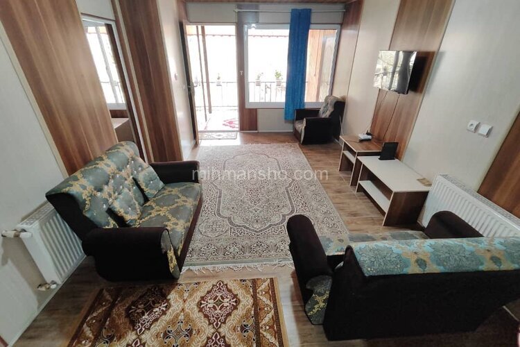 واحد چوبی جنگلی لب رودخونه درماسال