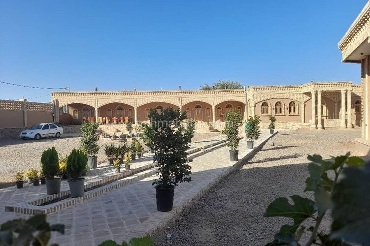اتاق 35 متری در اقامتگاه بومگردی در نیشابور